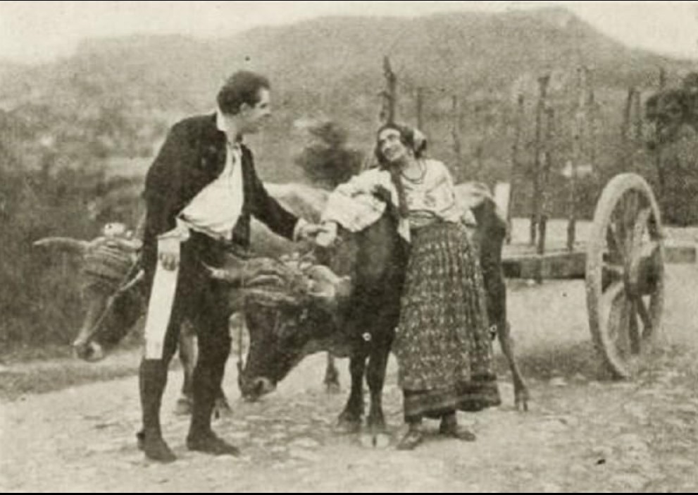 Martha of the Lowlands, escena